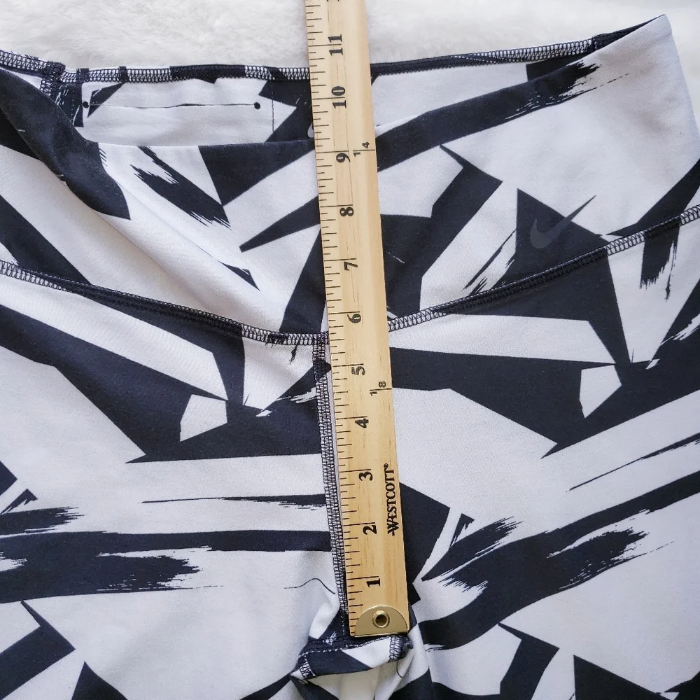 NIKE Legend 2.0 Floe Tight Leggings Black White Size Medium Activewear